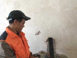 水、电管开槽施作