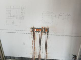 强、弱电路穿线施作