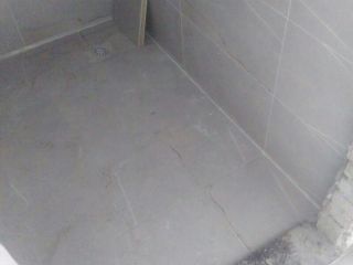 地砖铺贴及地面找平施作