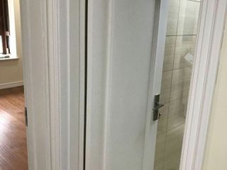 套装门、踢脚线安装