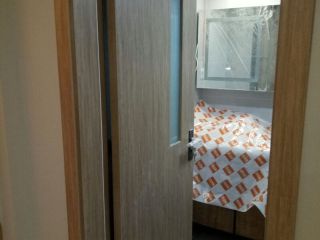 成品门及墙纸铺贴