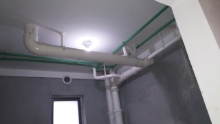 水、电管开槽施工