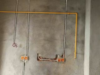 强、弱电路穿线施作