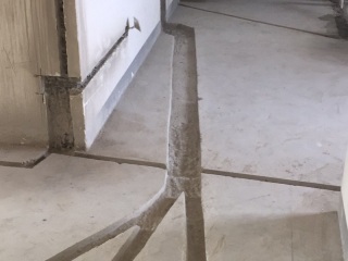 水、电管开槽施作