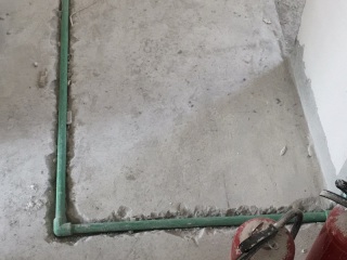 水、电管开槽施工
