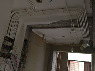 强、弱电路穿线施作