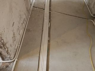 水、电管开槽施作