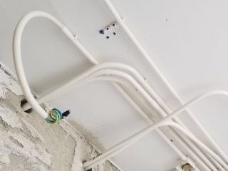 水、电管开槽施作