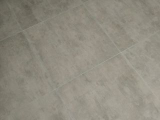 地砖铺贴及地面找平施作