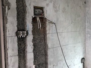 水、电管开槽施作