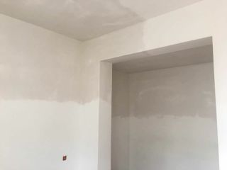 墙、顶面腻子批嵌