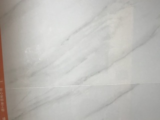 厨房、卫生间墙砖施作