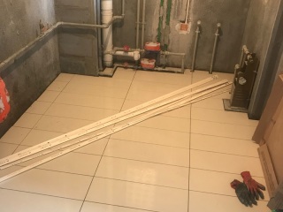 厨房、卫生间墙砖施作