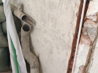 套装门、踢脚线安装