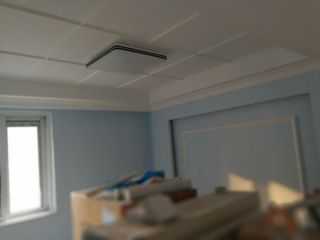 现场背景墙及隔墙施作