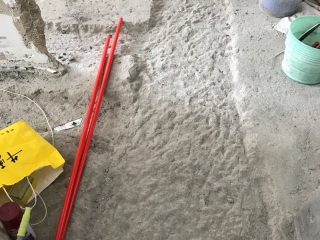 水、电管开槽施作