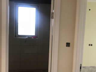 成品门及墙纸铺贴