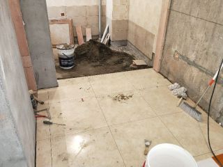 地砖铺贴及地面找平施作