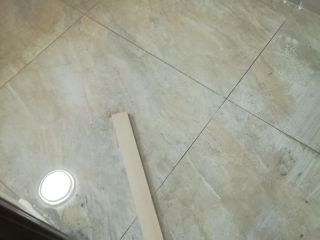 地砖铺贴及地面找平施作