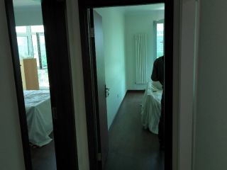 套装门、踢脚线安装