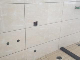 地砖铺贴及地面找平施作