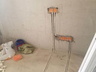 强、弱电路穿线施作