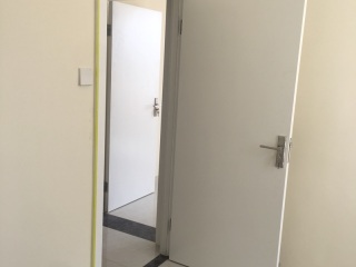 成品门及墙纸铺贴