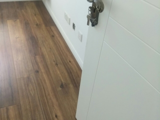 成品门及墙纸铺贴