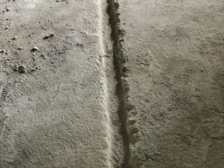 水、电管开槽施作
