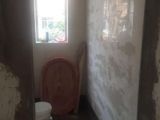 厨房、卫生间墙砖施作