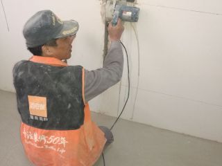 水、电管开槽施作