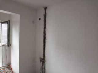 水、电管开槽施工
