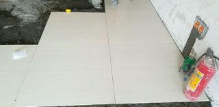 地砖铺贴及地面找平施作