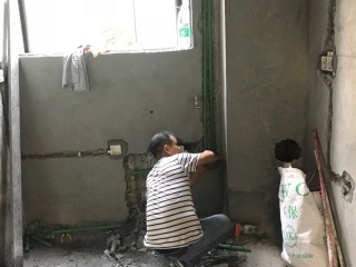 强、弱电路穿线施作