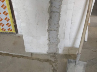 水、电管开槽施工