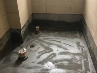 厨房、卫生间墙砖施作