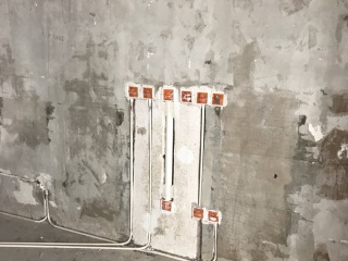水、电管开槽施作