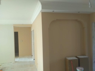 墙、顶面乳胶漆及墙纸铺贴