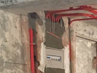 强、弱电路穿线施作