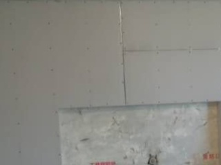 现场背景墙及隔墙施作