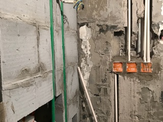 水、电管开槽施作