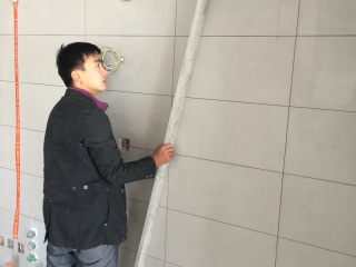 地砖铺贴及地面找平施作