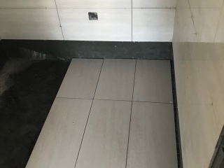 地砖铺贴及地面找平施作