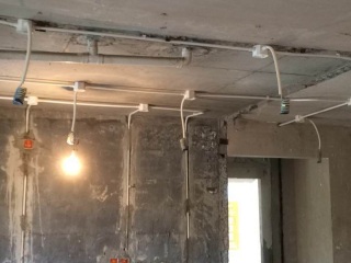 水、电管开槽施作