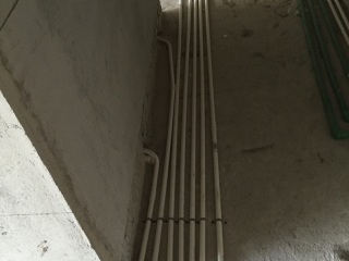 水、电管开槽施作