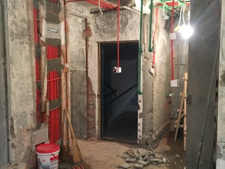 水、电管开槽施作