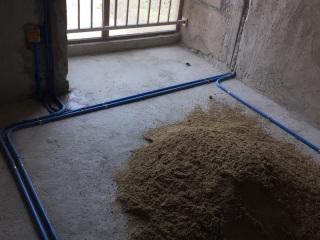 强、弱电路穿线施作