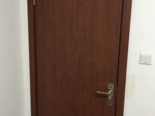 套装门、踢脚线安装