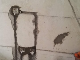 水、电管开槽施作