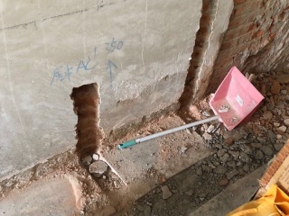 水、电管开槽施作